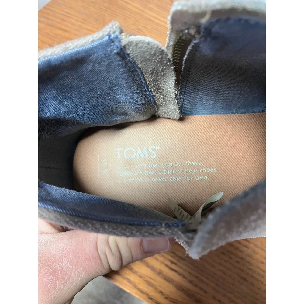 TOMS Deia‎ Grey Suede Ankle Booties Side Zip Low Block Heel Womens Size 9